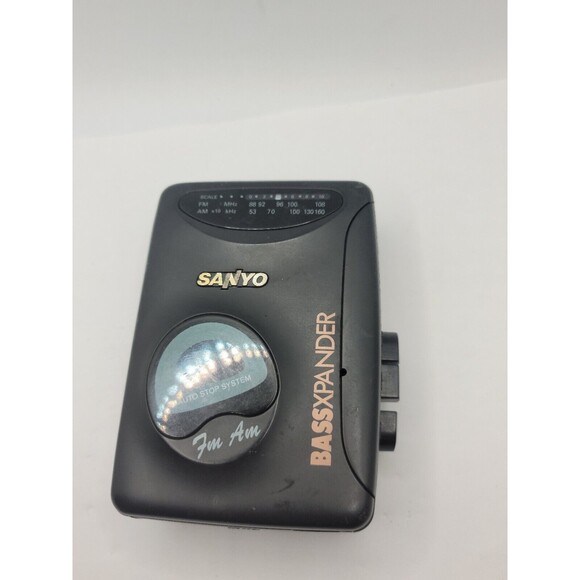 Sanyo Cassette Player BassXpander MGR-906D(K) - Picture 1 of 7